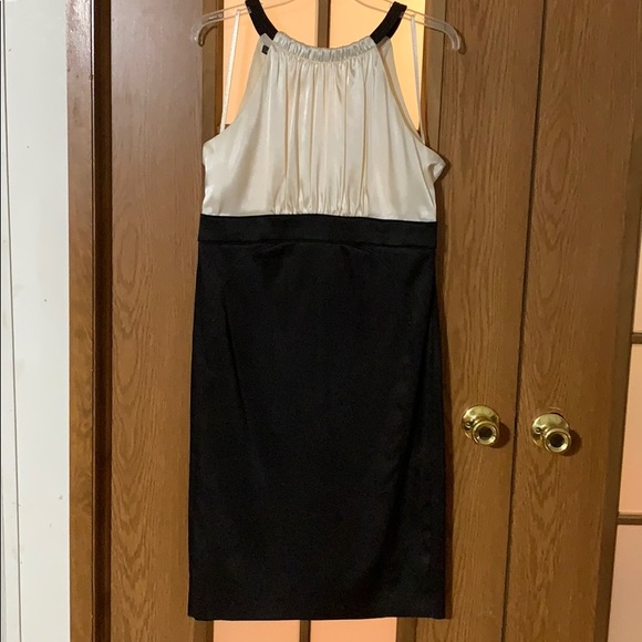 Dress - Picture 1 of 4